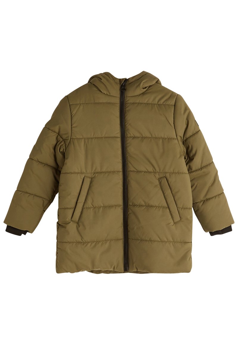 Olivekowa zielona kurtka puchowa z kapturem, poziomym przeszyciem, zamkiem błyskawicznym z przodu, dwoma bocznymi kieszeniami oraz czarnymi akcentami na mankietach.