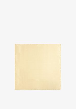Licht beige vierkante doek met een gladde textuur en netjes gestikte randen op een witte achtergrond.