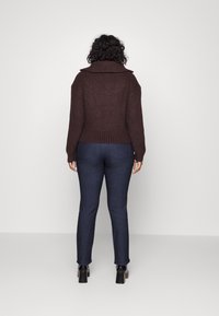 ONLY Carmakoma CARHIRIS  PUSH UP - Ļoti pieguloši džinsi - dark blue denim