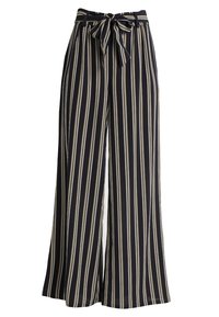 Široké kalhoty v námořnické modři s vertikálními krémovými pruhy, s páskem na zavázání, z měkké tkaniny a s volným siluetou.
