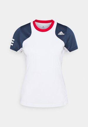 Weißes Adidas-Sportshirt mit marineblauen kurzen Ärmeln, rotem Rundhalsausschnitt, Adidas-Logo auf der rechten Brust und drei weißen Streifen am linken Ärmel.