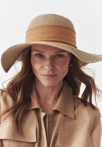 TATUUM Hatt - beige