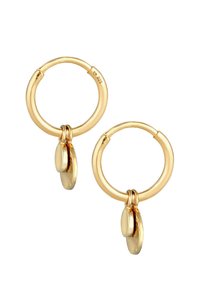 Orecchini a cerchio in oro con una finitura lucida, caratterizzati da piccoli ciondoli a disco sospesi da ciascun anello. Texture liscia, forma circolare e design resistente.
