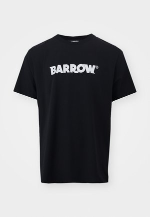 Crna pamučna majica kratkih rukava, s okruglim izrezom, s podebljanim bijelim natpisom "BARROW" preko prsa.