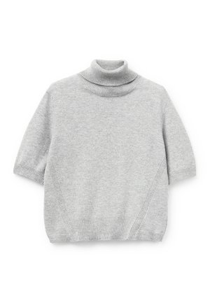 Jasnoszary sweter typu golf z krótkim rękawem, dzianinowy, z prążkowanym kołnierzem, mankietami i dołem, ułożony na płasko na białym tle.