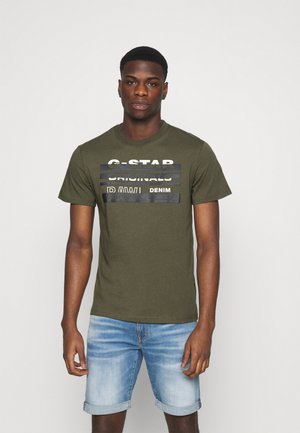 ORIGINALS STRIPE LOGO - Triko s potiskem - combat