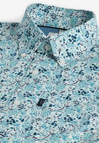 Next EASY IRON PRINTED OXFORD REGULAR FIT - Srajca - white blue ditsy floral