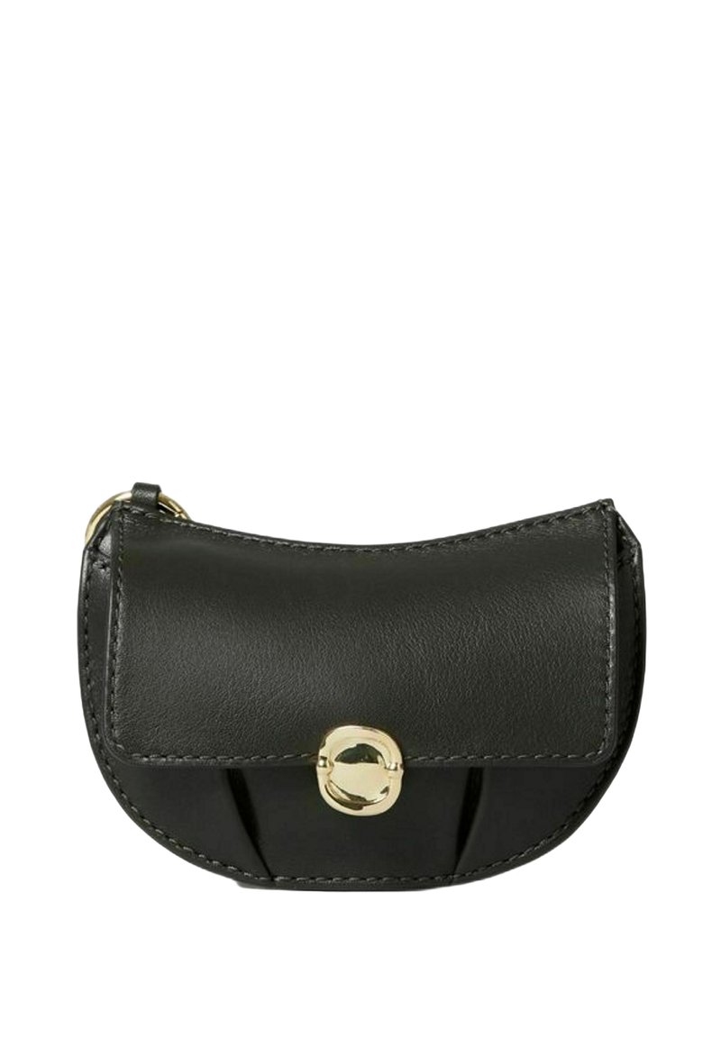 Borsa in pelle nera con un design curvo, chiusura in metallo dorato e dettagli cuciti. Dimensioni compatte, adatta per piccoli oggetti essenziali.