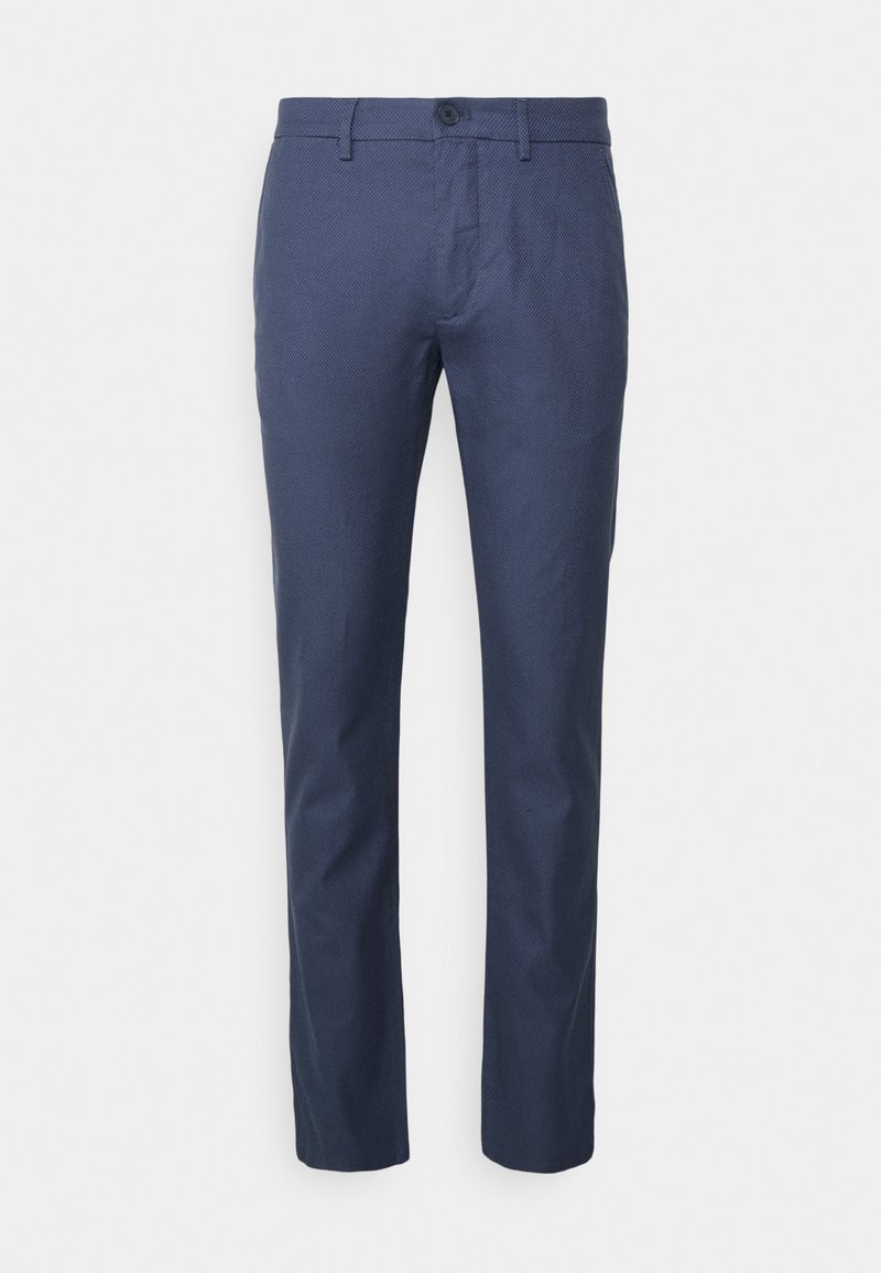 Pantalon slim fit homme bleu marine en tissu texturé, bouton à l'avant, fermeture éclair et passants pour ceinture sur fond blanc.