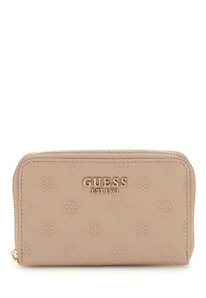 Beige Geldbörse mit Reißverschluss aus strukturiertem Synthetikmaterial, mit geprägtem Logo-Design und goldfarbenen Hardware-Details an der Vorderseite.