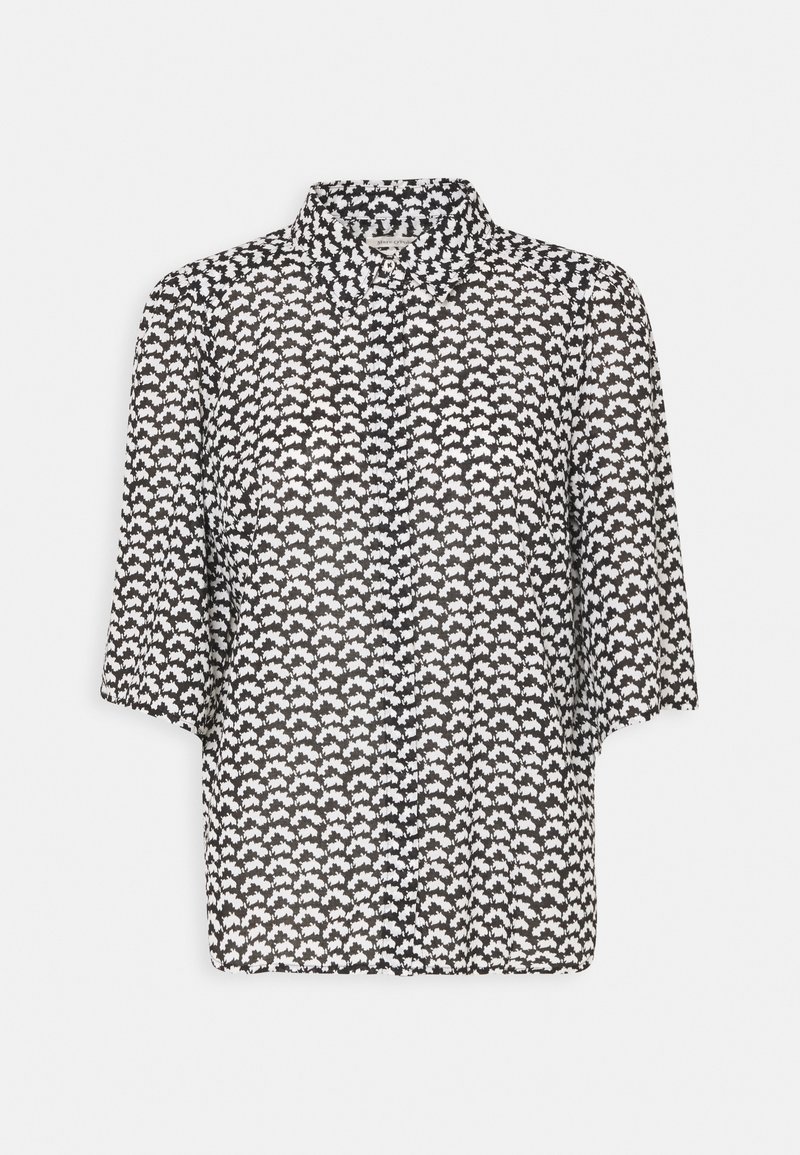 Camicia button-up bianca e nera con un piccolo motivo astratto, maniche corte e colletto classico, realizzata in un tessuto leggero e trasparente.
