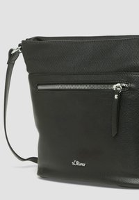 s.Oliver CITY czarny