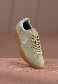 Converse RUN STAR TRAINER - Sneakers low - pale surplus/blueberry ice/egret