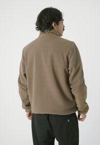 Cleptomanicx Fleecejacke - shitake