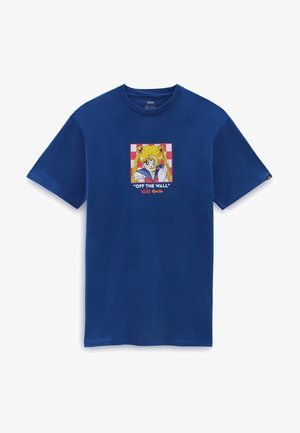 T-shirt bleu Vans avec graphisme Sailor Moon et texte "OFF THE WALL" centré sur la poitrine.