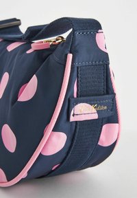 Cath Kidston ROUND MINI - REGULAR FIT - Keresztpántos táska - navy blue spot