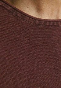 Jack & Jones JJELEO CREW NECK - Trui - port royale