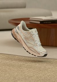 Nepasirinkta, silver-coloured/white/pink