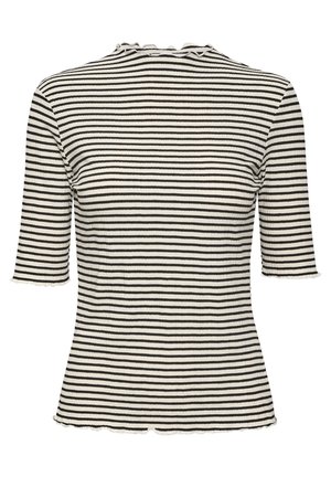 Top a rayas en blanco y negro con textura acanalada, mangas cortas y escote y dobladillo con forma de pico. Presenta líneas horizontales en toda su superficie.