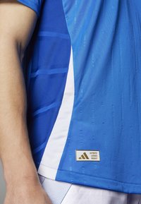 Thumbnail Image 12