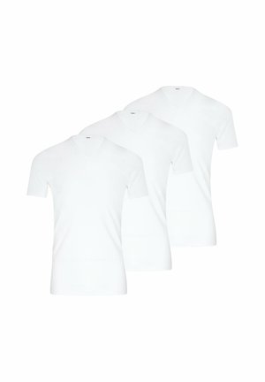 Trois T-shirts blancs unis à manches courtes et col en V, disposés en superposition sur fond blanc.