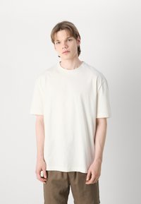 Calvin Klein Jeans COLORBLOCK TEE - Camiseta estampada - ivory