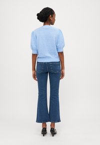 Vero Moda Petite VMDOFFY 2/4 O NECK - Paprasti marškinėliai - little boy blue melange