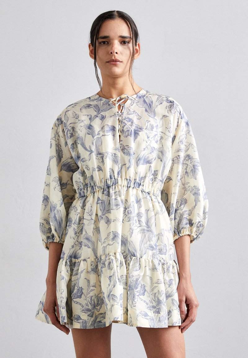 sandro - ROBE COURTE IMPRIME BASE - Day dress - ecru/bleu, Enlarge