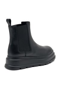 Frau Shoes CHELSEA - Enkellaarsjes met plateauzool - black