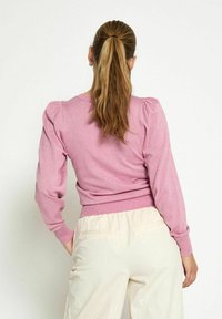 PEPPERCORN REMI ROUND NECK PUFF - Vesta - met moonlite pink metallic