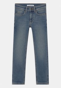 Svetle modré džínové kalhoty s klasickým rovný fit. Mají pět kapes, zipový zapínání a jemné zesvětlení na nohavicích.