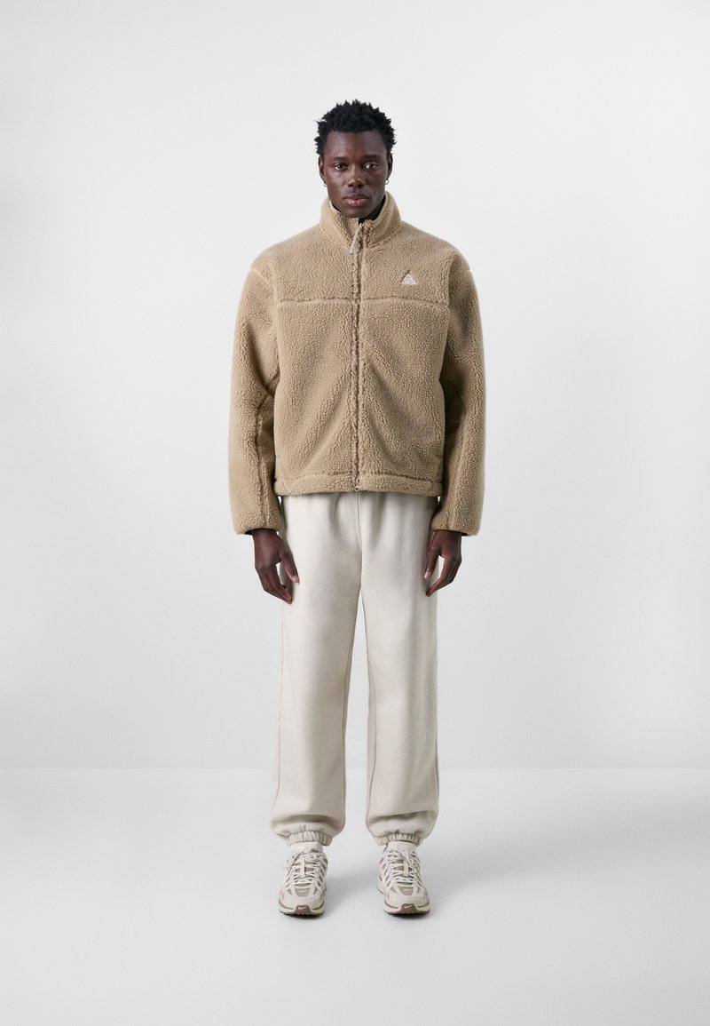 Nike ACG ACG "CANWELL GLACIER" - Chaqueta de invierno - khaki/summit white