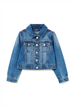 Chaqueta de mezclilla azul para niños con botones plateados, dos bolsillos en el pecho y mangas largas, dispuesta sobre un fondo blanco.