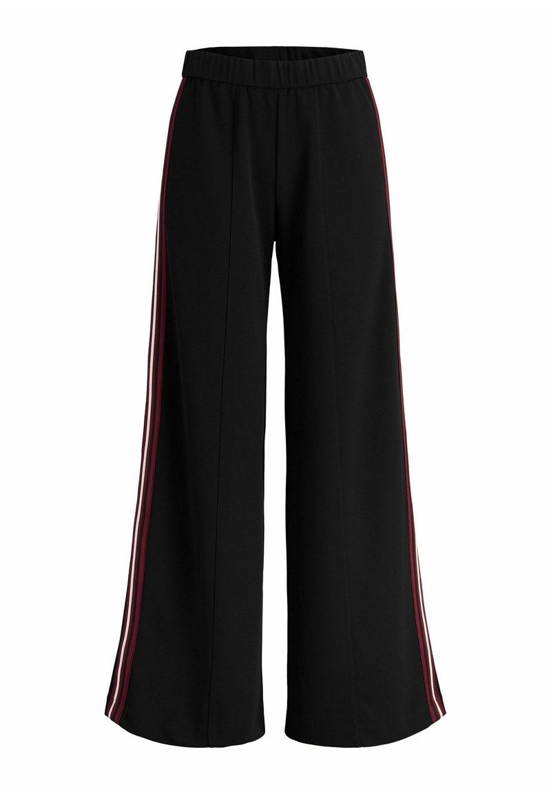 Crne široke hlače s elastičnim pojasom i bočnim prugama u boji burgundca. Tkanina izgleda glatko s lepršavim dizajnom.