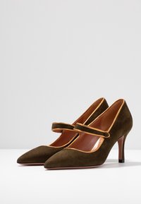 Oxitaly Classic heels - khaki