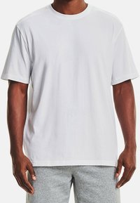 Under Armour Printtipaita - white