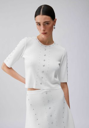 WITH STUDS - Tricou cu imprimeu - white