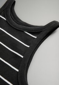 Thumbnail Image 6