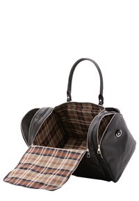 Borsa duffel nera in pelle con due estremità con zip. L'interno presenta una foderatura a scacchi marrone e beige. Manici curvi per il trasporto.