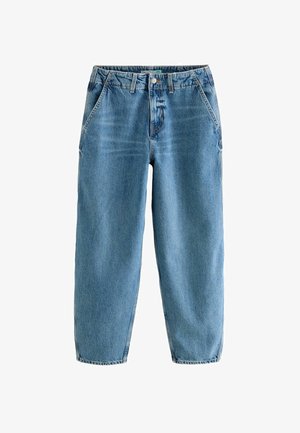 Jeans in denim azzurro chiaro, a vita alta e con taglio ampio, dotati di cinque tasche, chiusura con bottone superiore e un leggero sbiadimento per dare texture.