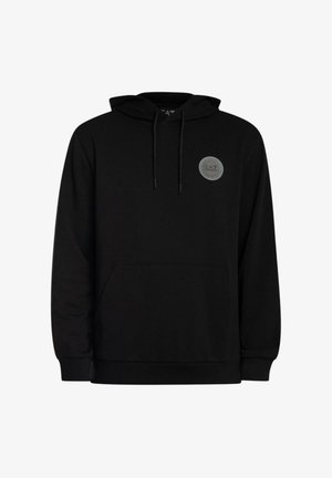 Felpa nera con cappuccio, tasca frontale a marsupio e toppa con logo rotondo EA7 sul petto sinistro. Cappuccio con coulisse e polsini e orlo a coste.