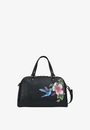 Zwarte leren handtas met een gestructureerde vorm, versierd met kleurrijke vogel- en bloemontwerpen, afgewerkt met gouden hardware en een verstelbare schouderband.