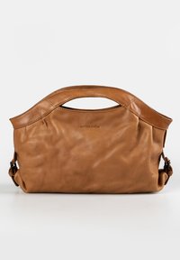 Braune Lederhandtasche mit einem strukturierten Design, abgerundetem Oberteil, doppelten Griffen und sichtbaren Nähten. Verfügt über ein dezentes Logo auf der Vorderseite.