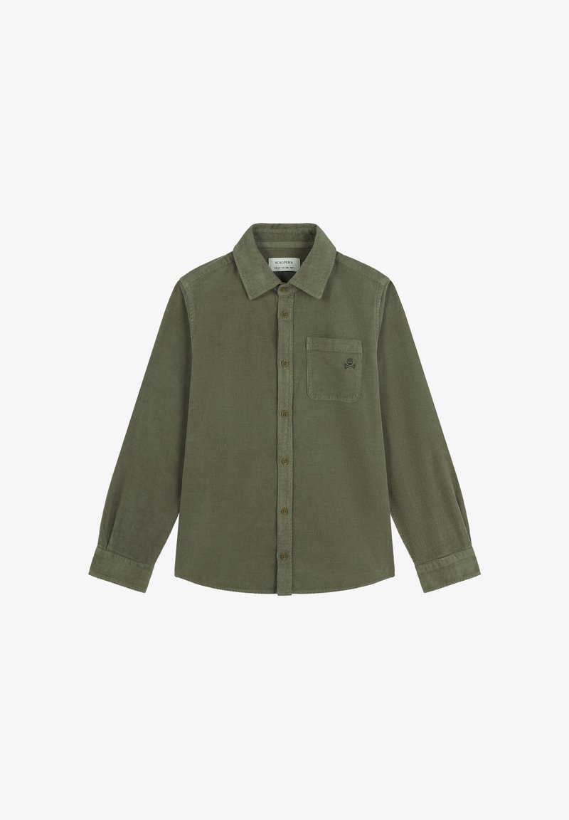 Camisa de pana verde aceituna con cuello abotonado, mangas largas, bolsillo frontal y pequeño detalle de calavera bordado.