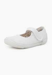 Bottines blanches en toile plate avec une sangle Velcro, bout arrondi et semelle en caoutchouc. Doublure intérieure à motif floral. Texture lisse.