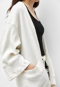 PULL&BEAR Tunn jacka - beige