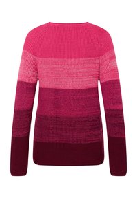 Gestrickter Pullover in Farbverlaufstönen von Rosa bis Burgunderrot, mit langen Ärmeln, Rundhalsausschnitt und einem strukturierten Muster.