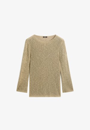 Haut en tricot de couleur beige clair, avec un col rond et des manches trois-quarts. Le tissu présente un motif ribbé texturé.