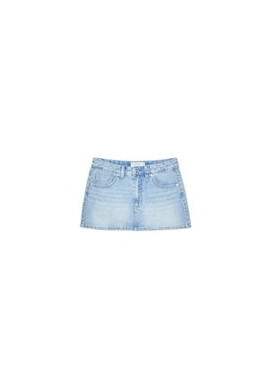 Denim-Minirock in Hellblau, mit geradem Schnitt, fünf Taschen und einer Knopfleiste vorne mit Gürtelschlaufen. Glatte Textur.