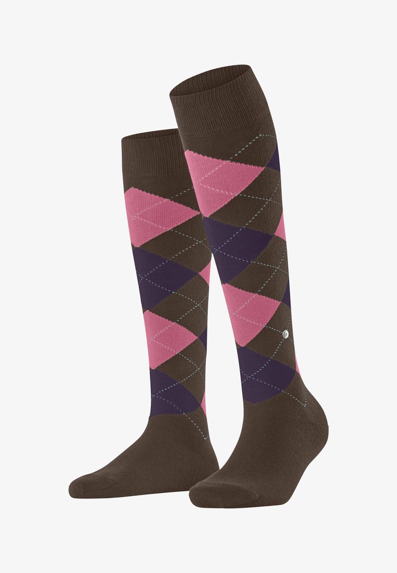 Kniestrümpfe in braunem Grundton mit pinkem, lila und braunem Argyle-Rautenmuster, nebeneinander auf weißem Hintergrund präsentiert.